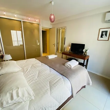 Two Bedroom In The Center Of A Few Steps From The Croisette And The Palais - 2078 *